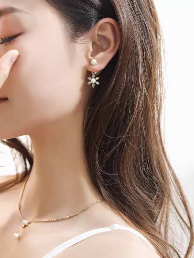 necklace, bracelet, earrings, Dior set, new arrival at the counter, incredibly b