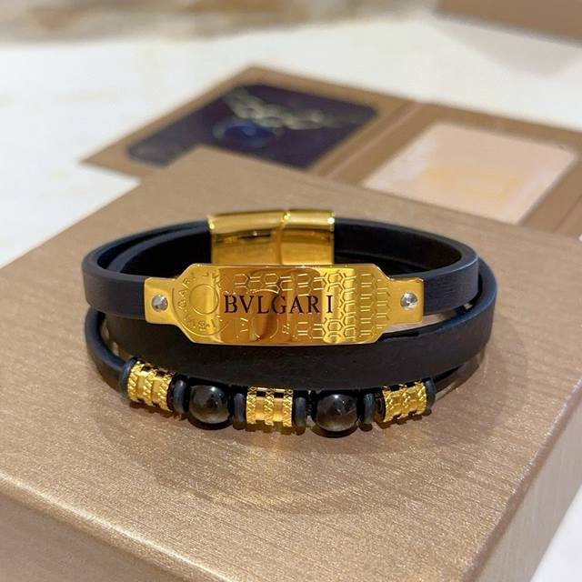 New Bvlgari bracelet with braided strap and thickened platinum version. High-end