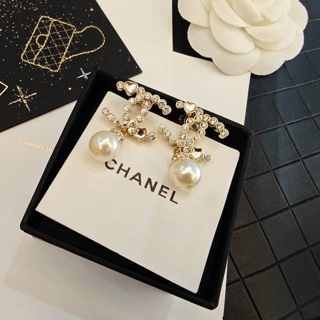 Chane Heart Star Diamond Double C Earrings! The super hit you've been waiting fo