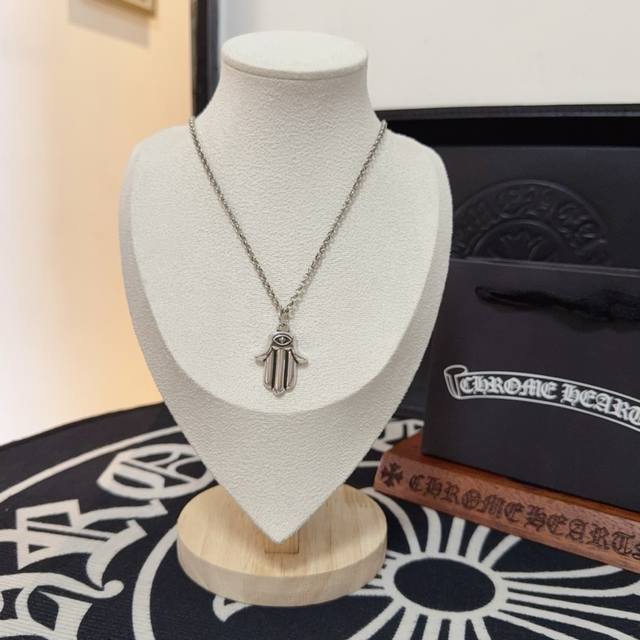 New counter quality Chrome Hearts palm cross flower necklace, the concave and co