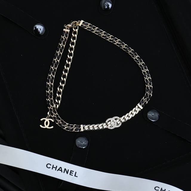 Popular sheepskin necklace, double-layer design with classic double C chain comb