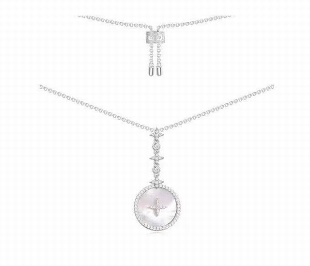 Batch A M Monaco diamond-encrusted star mother-of-pearl necklace! It was a hit a