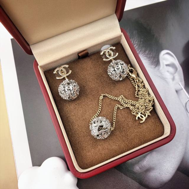 necklace earrings Z batch version Chanel set elegant and generous exquisite desi