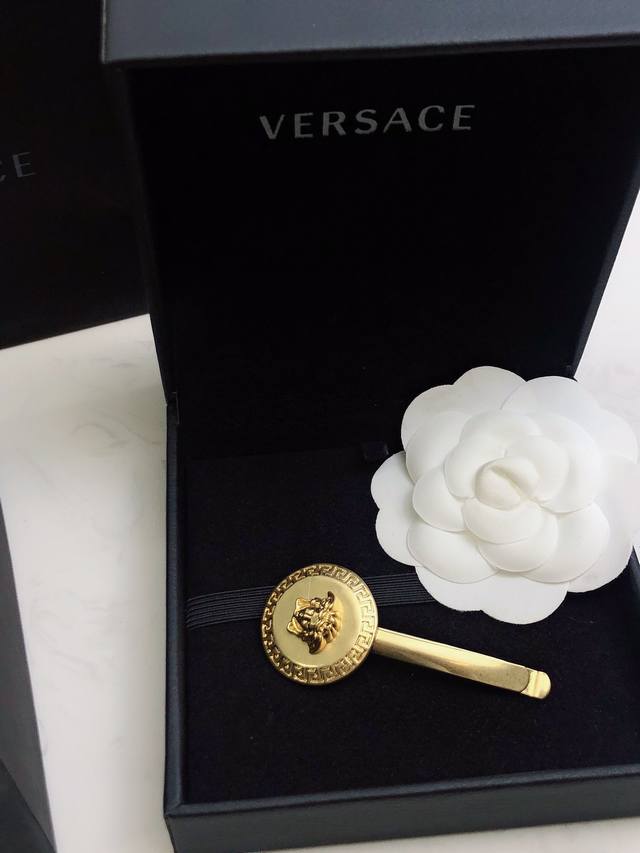 Versace's new hairpin, the same style as Yu Bo, a popular hairpin, very suitable