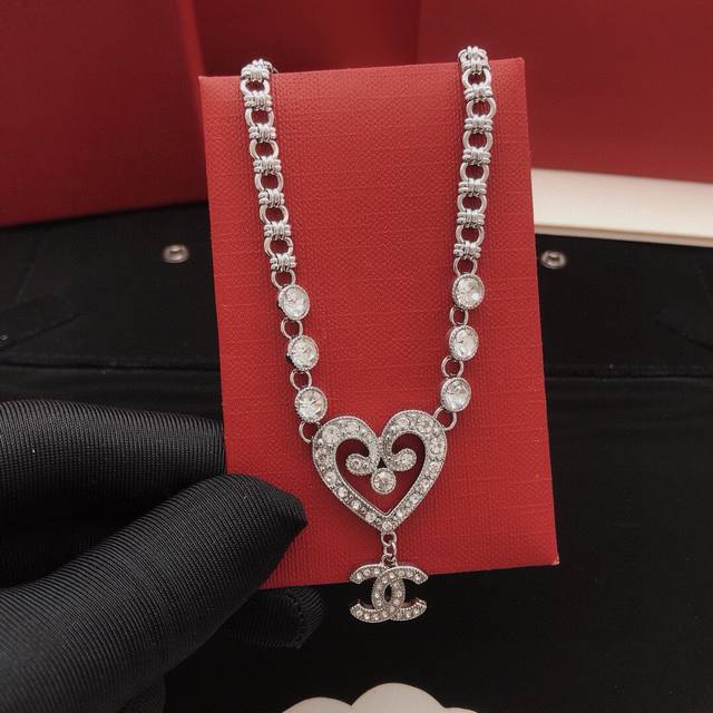 No. Xxl0312 Ch*Nel latest love necklace consistent Z batch brass material