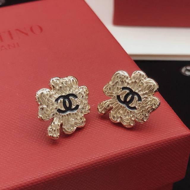 No. Xed0603 batch Rad* latest four-leaf clover earrings consistent with Z batch
