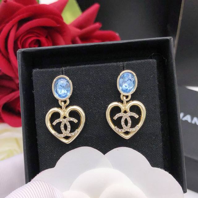 No. Xed0484 Blue No. Xed0570 White Ch*Nel latest large diamond hanging heart ear