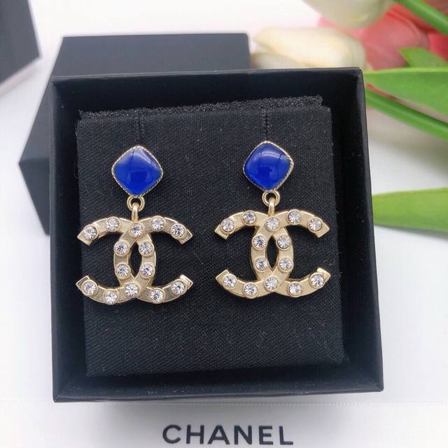 No. Xed0557 Nazha's same spring and summer new earrings, metallic blue enamel ge