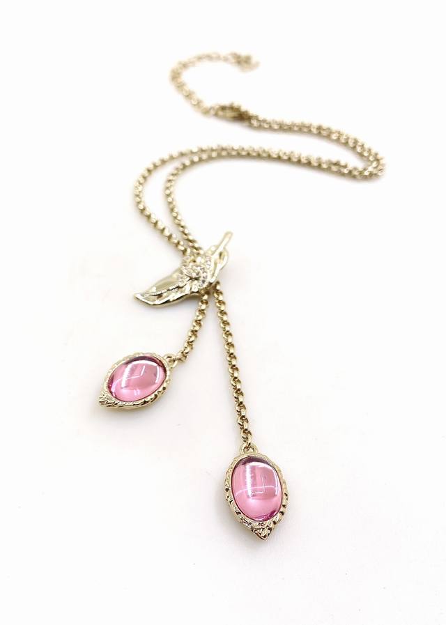 Chanel latest leaf pink diamond tassel necklace consistent with the Z batch bras