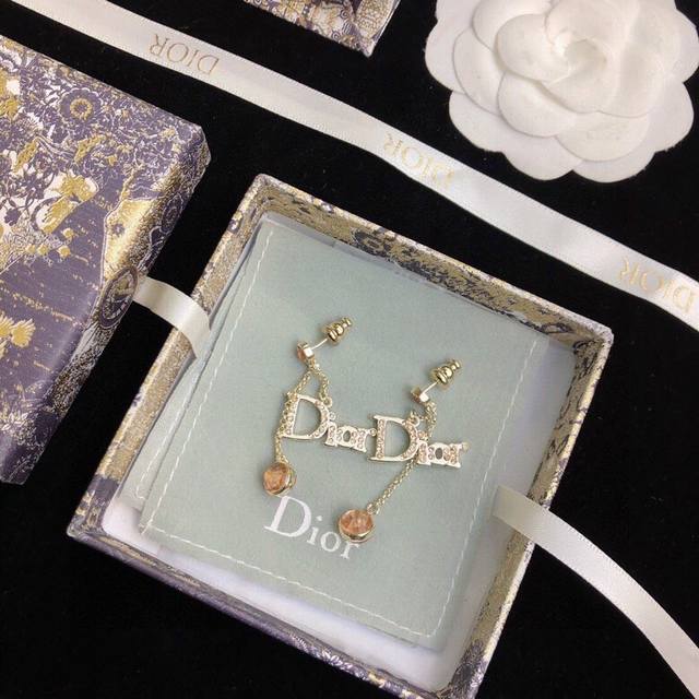 New original goods new Dior Dior earrings counter consistent brass material supe