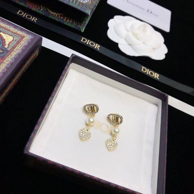 original single goods new Dior Dior CD earrings counter consistent brass materia