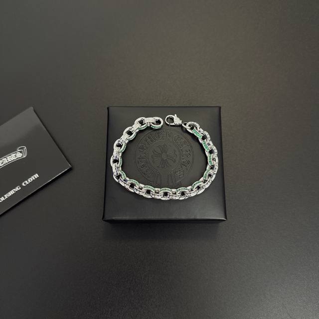White gold is so cool! The latest Chrome Hearts bracelet. Factory direct sales o
