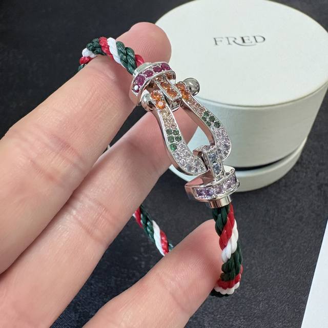 New Product Release: A popular tri-color chain with a colored diamond clasp. Ava