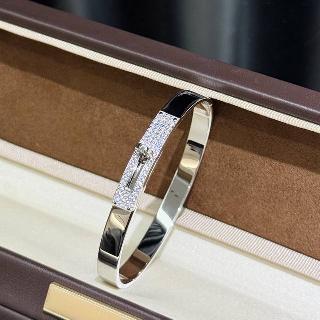 S0263 Popular belt buckle half diamond bracelet, the same style as all goddesses