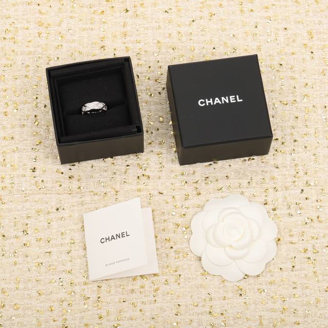 205940 Our Coco Crush series rings are crafted from 925 silver and are available