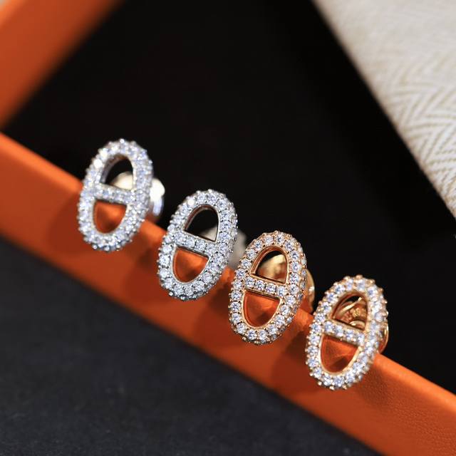 Seiko version full diamond pig nose earrings Herm