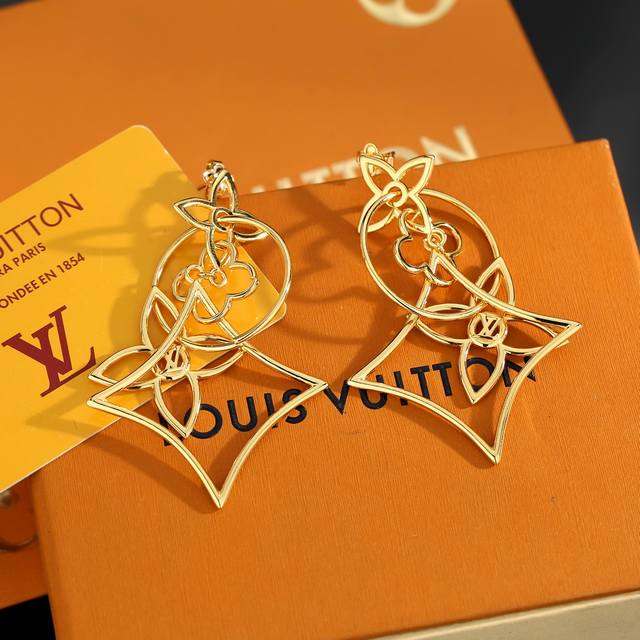 Seiko version of Louis Vuitton earrings upholds the exquisite craftsmanship, for