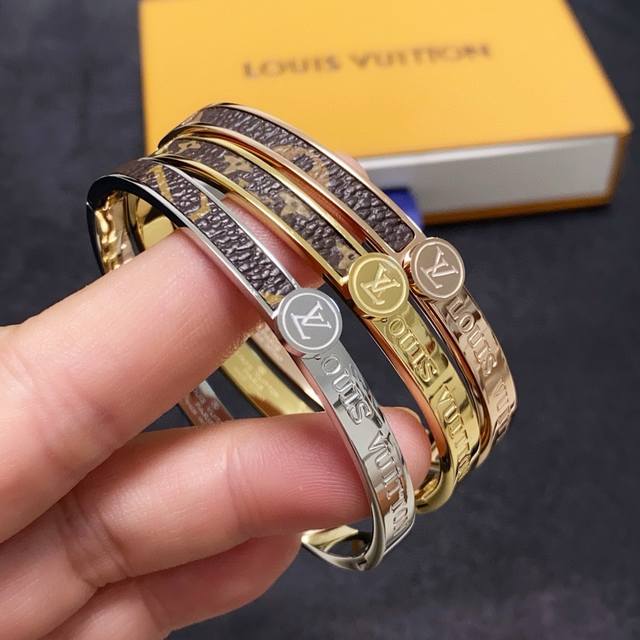 New, original, Lv, unisex leather bracelet. Made from the same materials as Loui