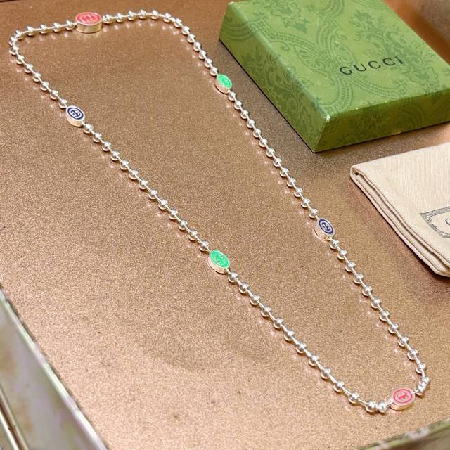 the latest luxury Gucci necklace, boasts a higher-end chain, a celebrity favorit
