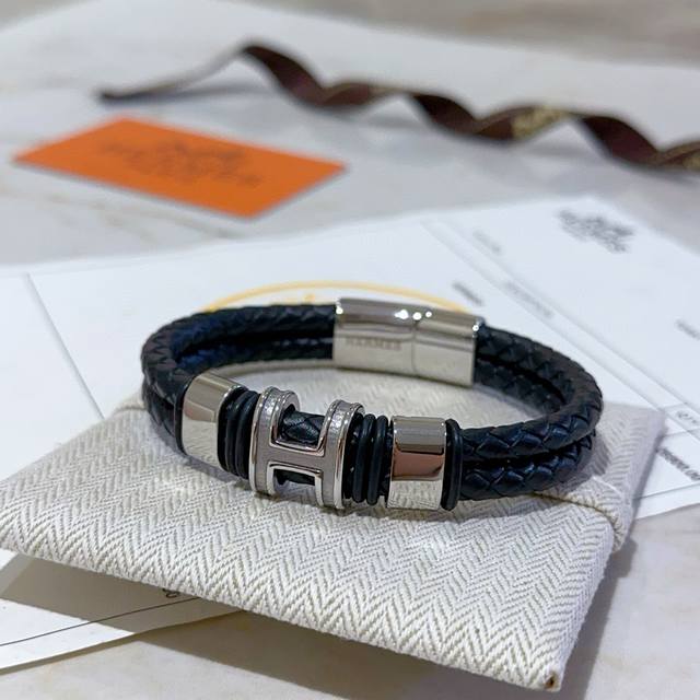 New Arrival: The latest Herm