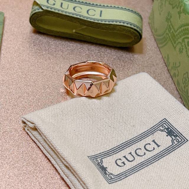 The latest Gucci ring, a higher-end design seen on celebrities. Anger Forest ser