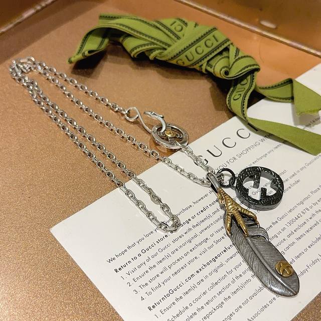 This is so cool! The latest Gucci necklace, a higher-end chain, is a classic sty
