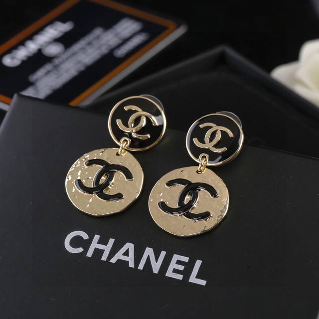 Xiaoxiang's new earrings and ear studs are made with great care in every detail.