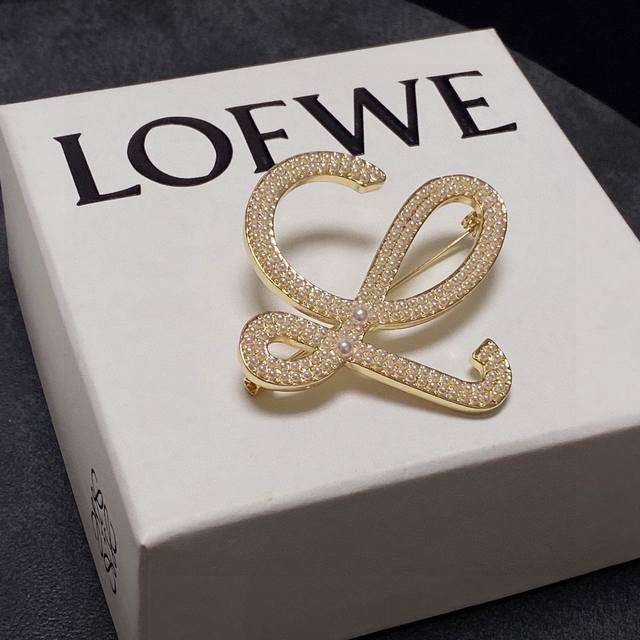 Loewe's designs are truly amazing and artistic! Its logo is the most beautiful a