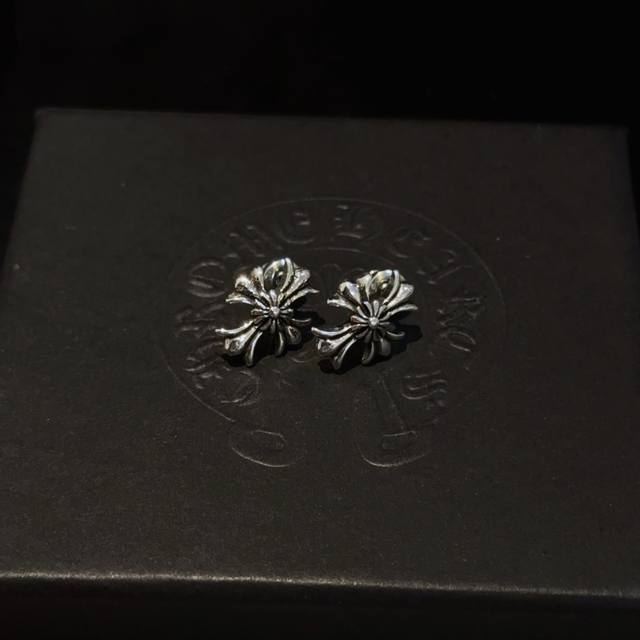 New counter quality Chrome Hearts cross earrings imported electroplating craftsm