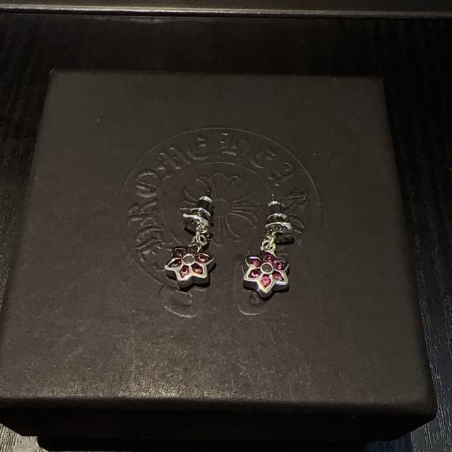 New counter quality Chrome Hearts pink diamond earrings imported electroplating