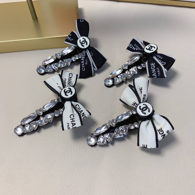Chanel Chanel press clip ribbon bow logo press clip side clip daily exquisite sm
