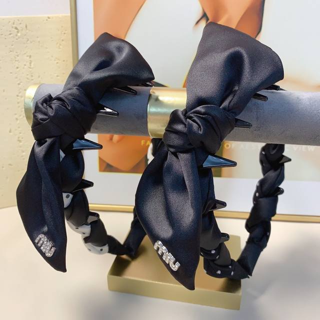 Miumiu Miu Miu Miu headband with side bow polka dot light luxury style headband