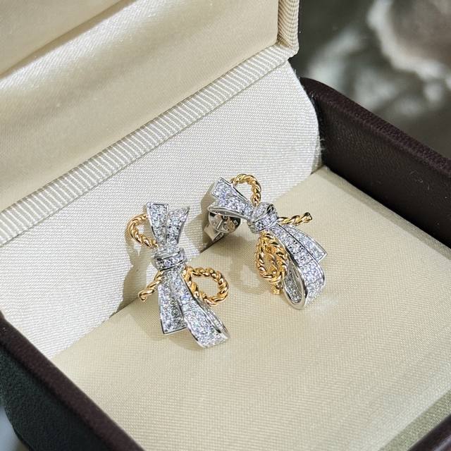 A1179 Chaumet Ruyi Knot Collection Bowknot Two-Tone Earrings. Highest quality on