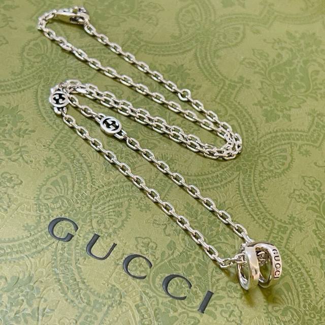This is so cool! The latest Gucci necklace, a higher-end chain, is a classic sty