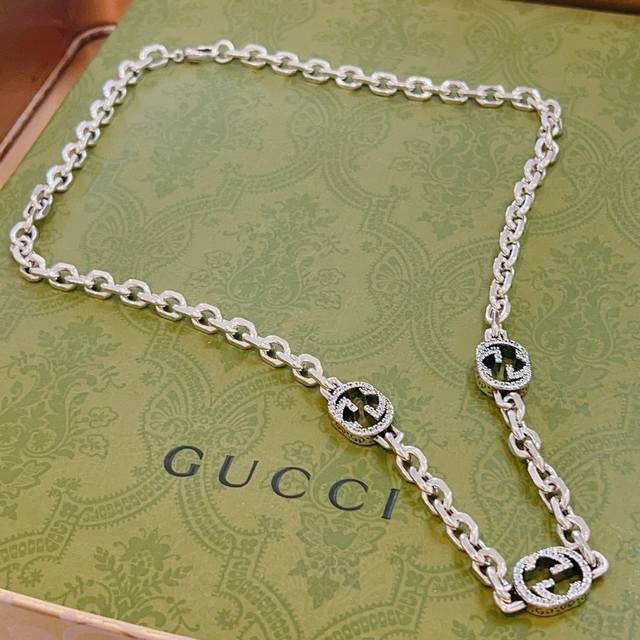 Gucci's latest necklace, featuring a 3G full diamond chain, is a higher-end, han