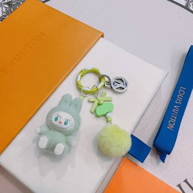 New arrival, Labub LV co-branded keychain, LV bag buckle, the latest model, bag