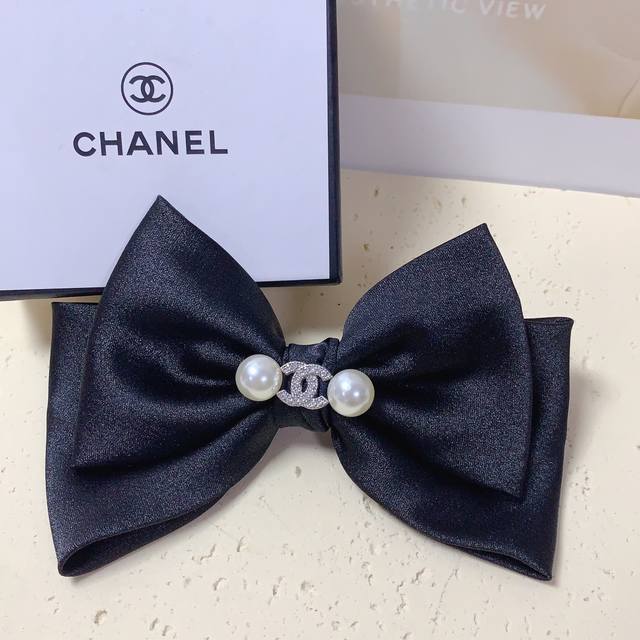 Chanel Xiaoxiang press clip bow pearl logo press clip side clip daily exquisite