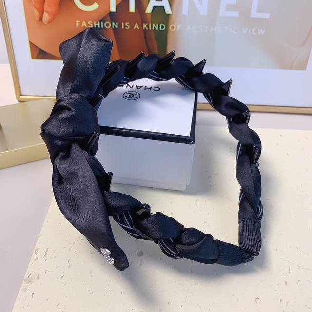 Chanel Chanel headband with side bow light luxury style headband temperament ver