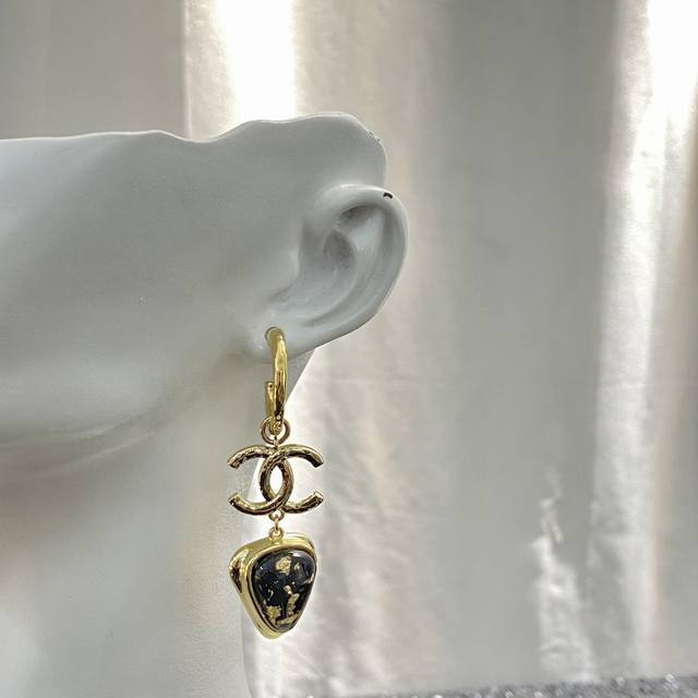 Code E2100 0257825 Chanel earrings hot-selling model, new arrival Zpchan 23 blac