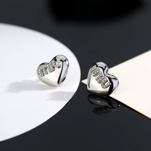 Miu Miu Heart Peach Earrings, made of original sterling silver, are rich and del
