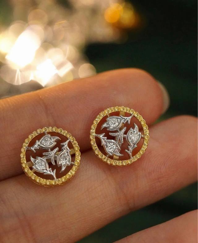 Buccellati, an Italian high-end jewelry brand, offers retro palace-style diamond