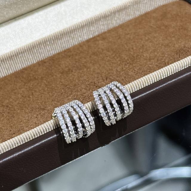 A6515 Apm five-row diamond stud earrings are simple, versatile, fade-resistant,