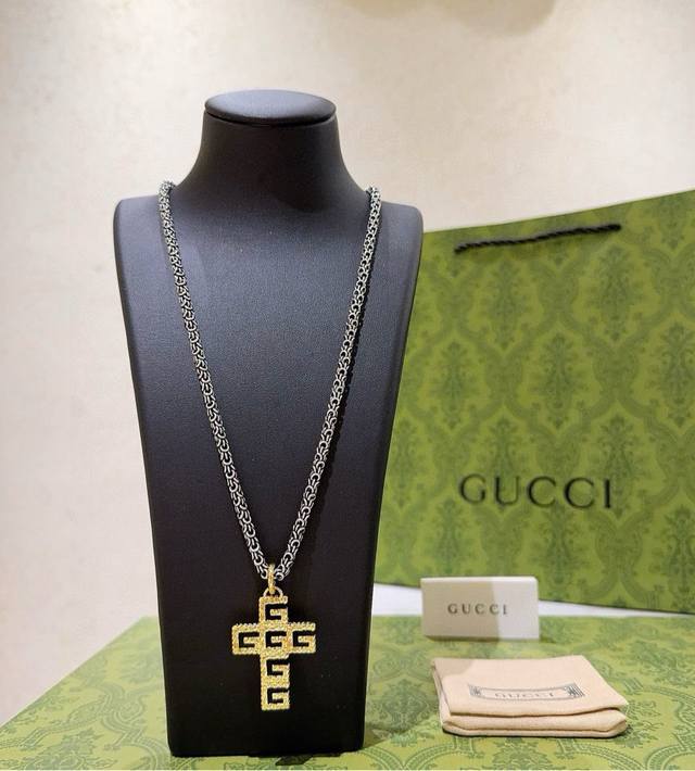 New Arrival: The latest Gucci necklace, a higher-end chain, a celebrity favorite