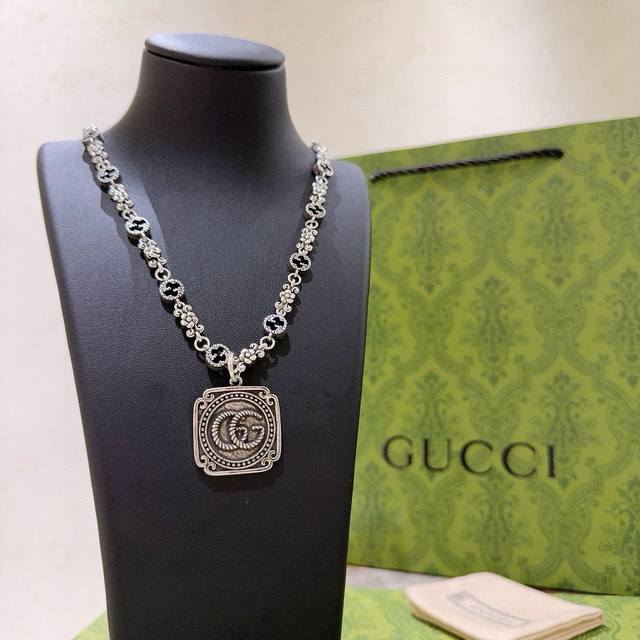 New Arrival: The latest Gucci necklace, a higher-end chain, a celebrity favorite