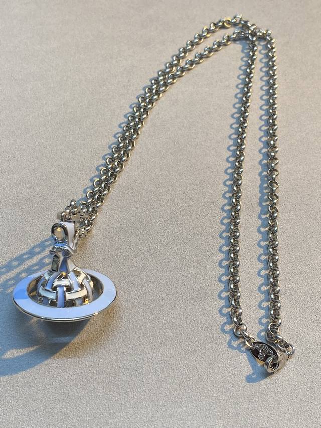 Queen Vivienne Large Sweater Chain - Blindsight only! This pure royal crown is a