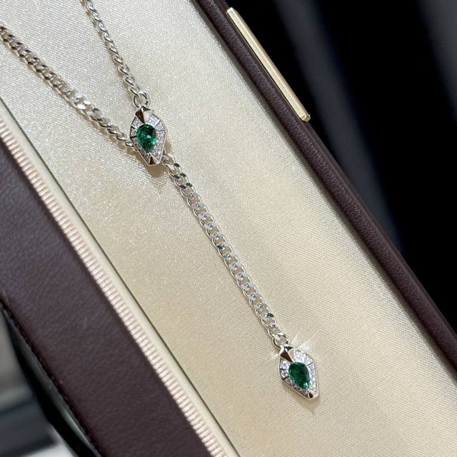 A6125 Independent designer's new teardrop emerald arrow tassel necklace is luxur