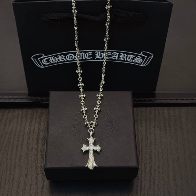 New counter-quality Chrome Hearts classic retro white diamond cross chain with c