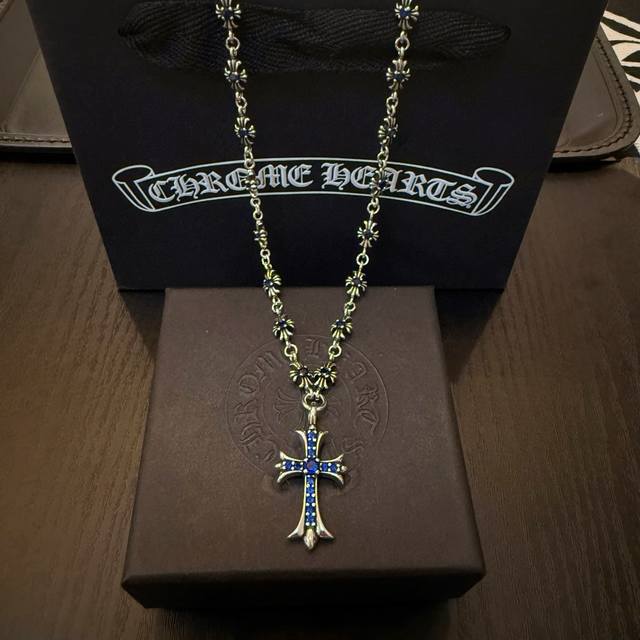 New, counter-quality Chrome Hearts classic retro blue diamond cross chain. The c