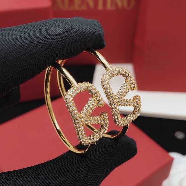 No. Ved0094 Valentino latest earrings round moon inlaid with diamonds consistent