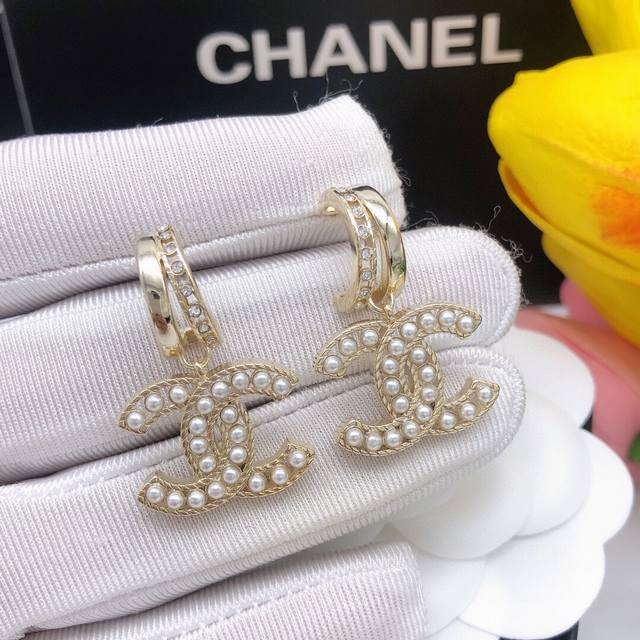 No. Xed0903 Ch Nel Classic Double C Millet Pearl Hollow Earrings Twist Workmansh